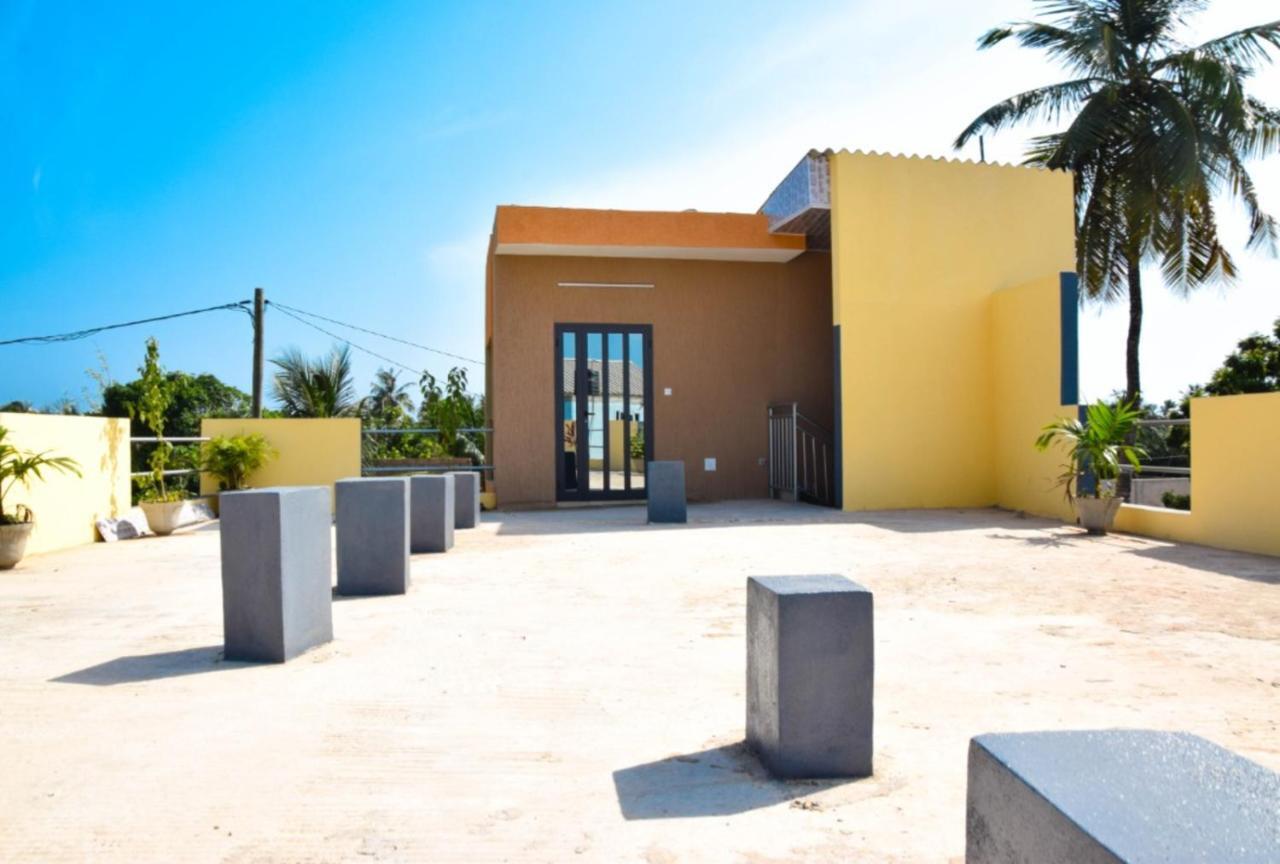 Villa Beach Avepozo Ломе Экстерьер фото